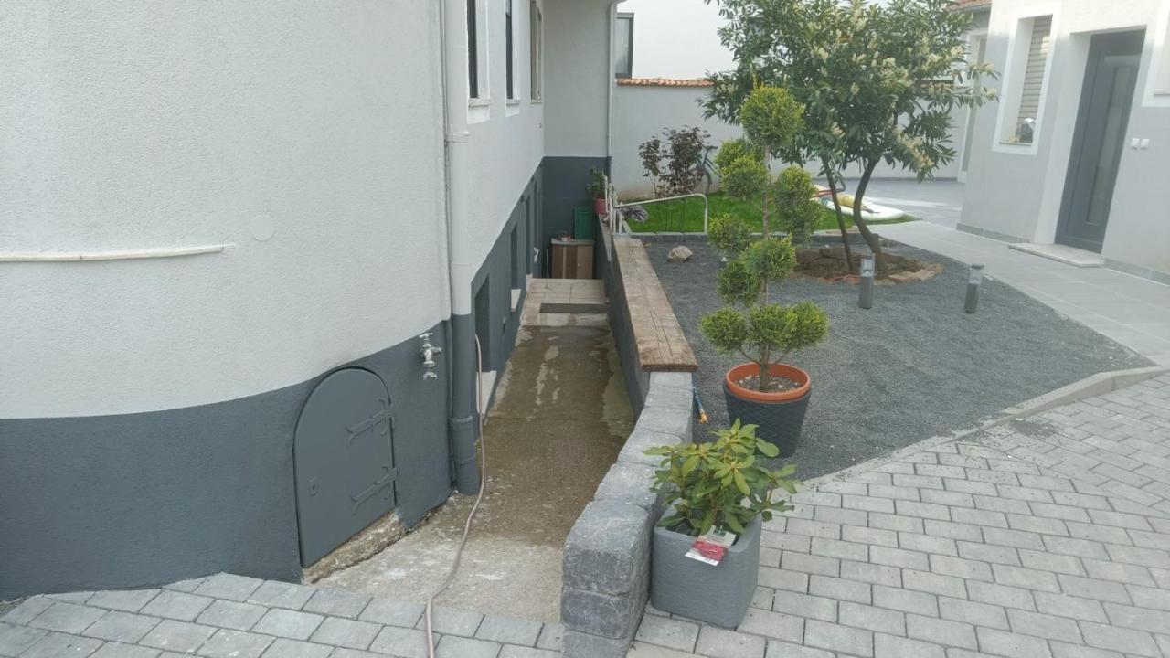 Apartments & Moeblierte Zimmer In Kahl Am Main, Kontaktloser Self Check-In, W-Lan, Schreibtisch, Duschbad, Kuechenzeile, Pkw-Plaetze Exterior foto